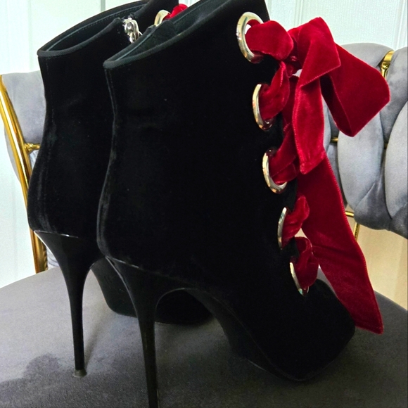 GIUSEPPE ZANOTTI Jeannine Nero Lace-up Velvet Peep Toe Booties (Black) - Picture 4 of 4